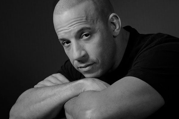 VIN DIESEL ABANDERADO DE LA MICROPIGMENTACION CAPILAR
